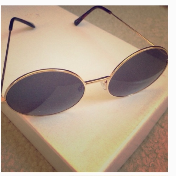 Accessories - 🆕✨Sunglasses