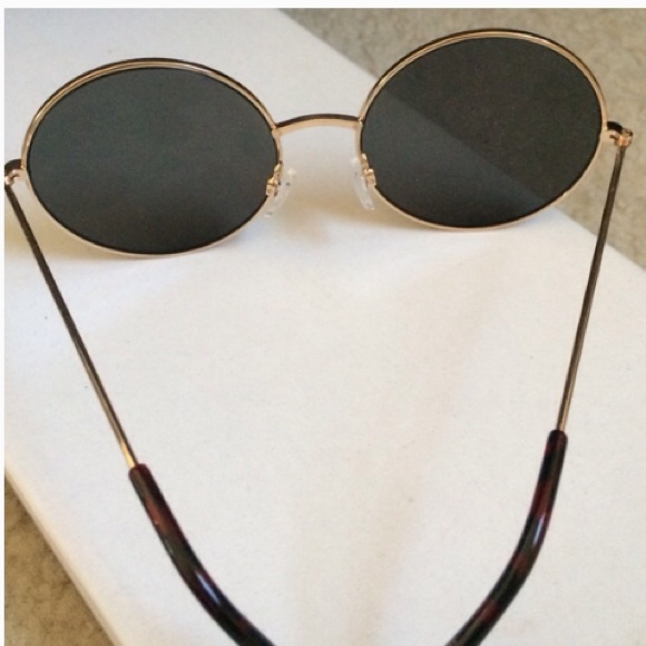 🆕✨Sunglasses - Picture 2 of 2