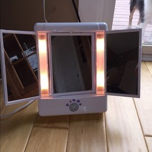 Light Up Makeup Mirror
