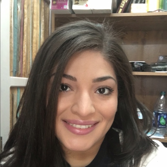Meet your Posher, Jessica - Picture 1 of 1