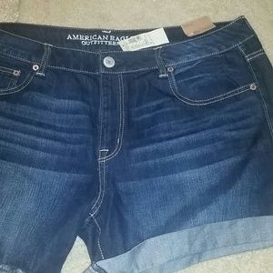 🚨✋SOLD 🚨NWT American Eagle shorts