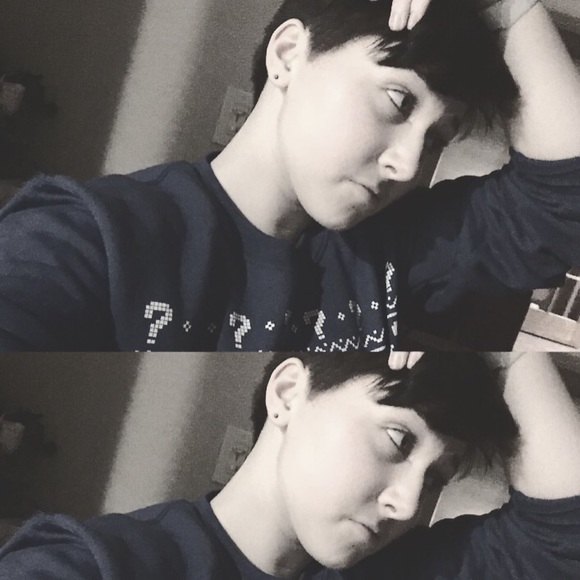 Meet your Posher, Erica - Picture 1 of 1