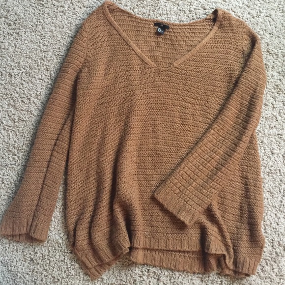 Long sleeve comfortable v neck sweater