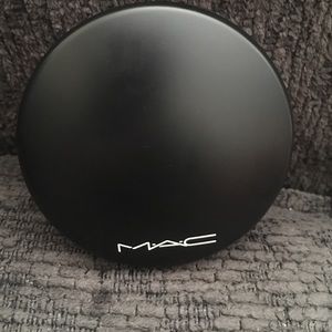 MAC Mineralized Skin Finish- Dark Deepest