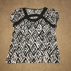 Black and whit me print blouse