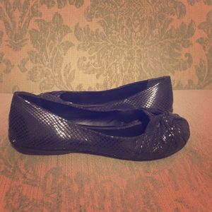 Women's shoes