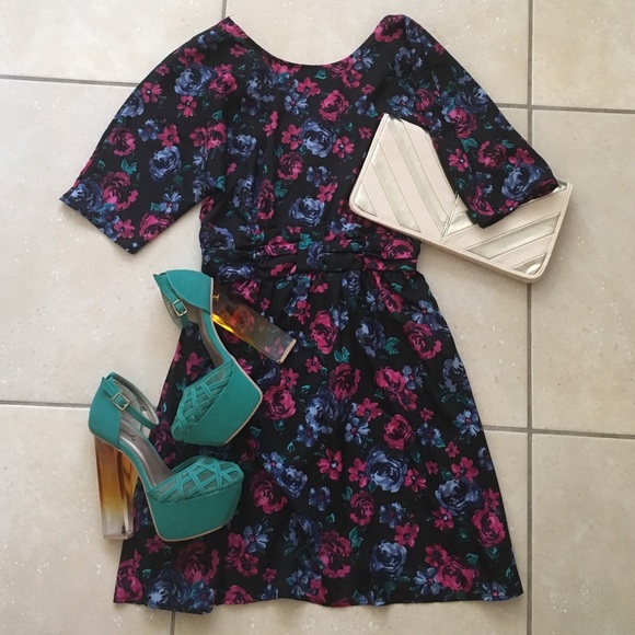 Xhilaration Dresses & Skirts - Floral Dress