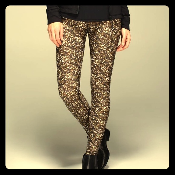 LIKE NEW Lululemon speckled legging
