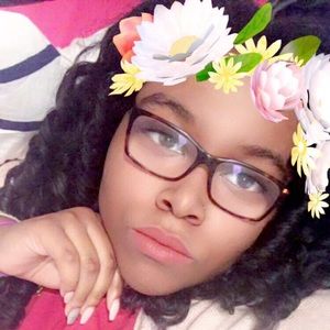 Meet your Posher, Danielle🌸