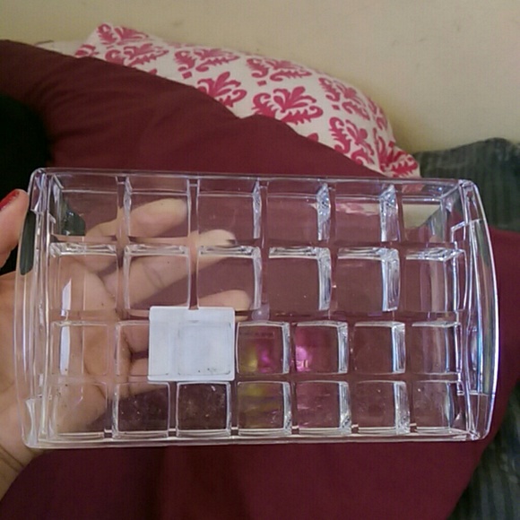 lipstick holder