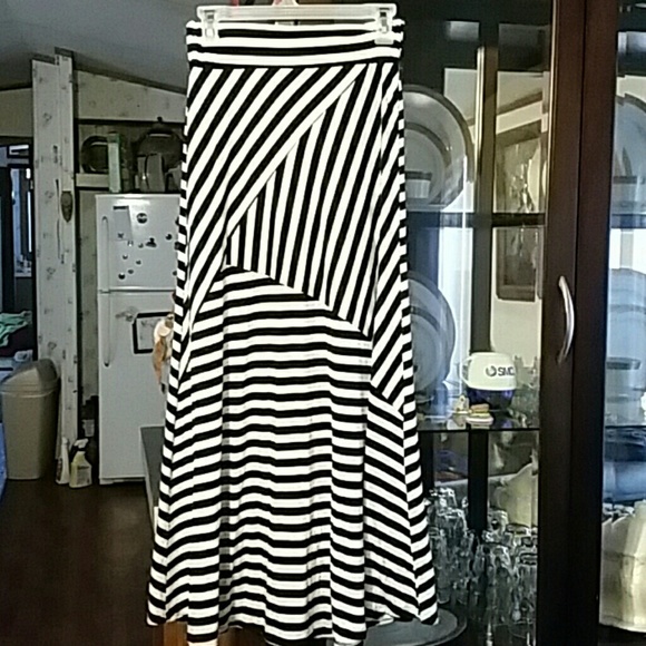 Black and White Charlotte Russe Maxi Skirt