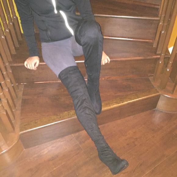 BLACK THIGH HIGH BOOTS 👢