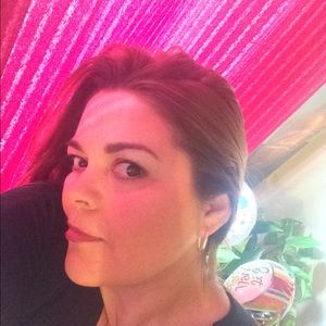 Meet your Posher, Gloria