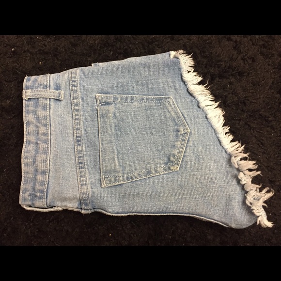 Shorts - Picture 3 of 3