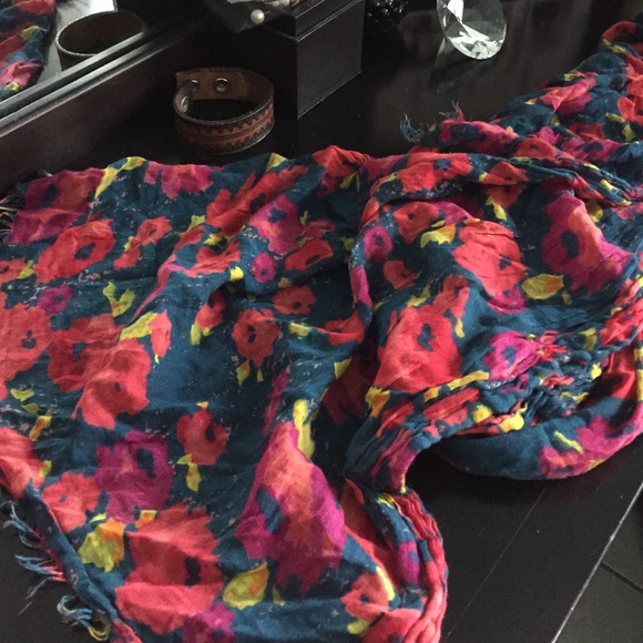 Scarf💋 - Picture 2 of 3