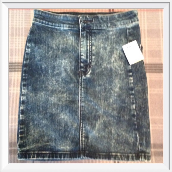 American Eagle Outfitters Dresses & Skirts - NWT American Eagle Outfitters Skirt Size4