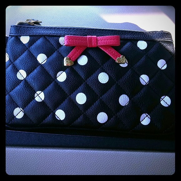 🎄Christmas Sale🎄Betsey Johnson Wristlet