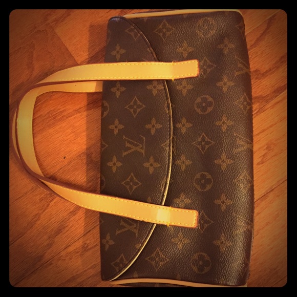 Faux Louis Vuitton