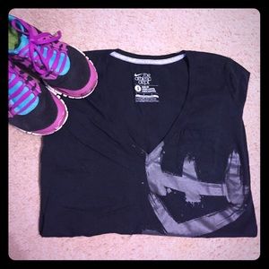 nike black logo t-shirt