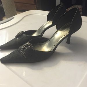 BCBG pointed toe kitten heels