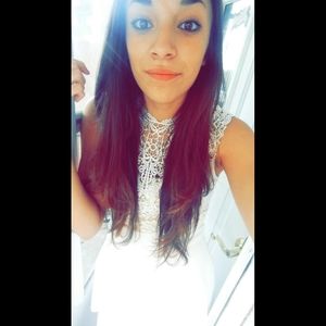 Meet your Posher, Desiree