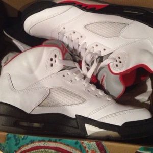 Jordan retro 5 reds