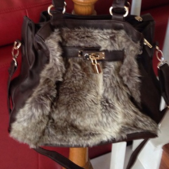 CLOSING SALE Made in Israel Wintery Crossbody-NWOT