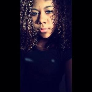 Meet your Posher, Daisha