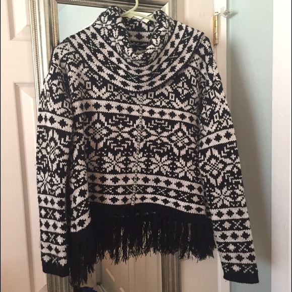 Jessica Simpson Tops - Jessica Simpson Sweater
