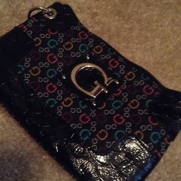 Guess clutch