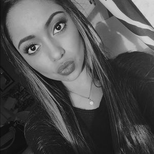 Meet your Posher, Kiana