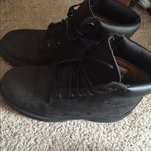 Black timberlands size 4Y
