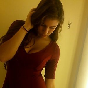 Meet your Posher, Lara