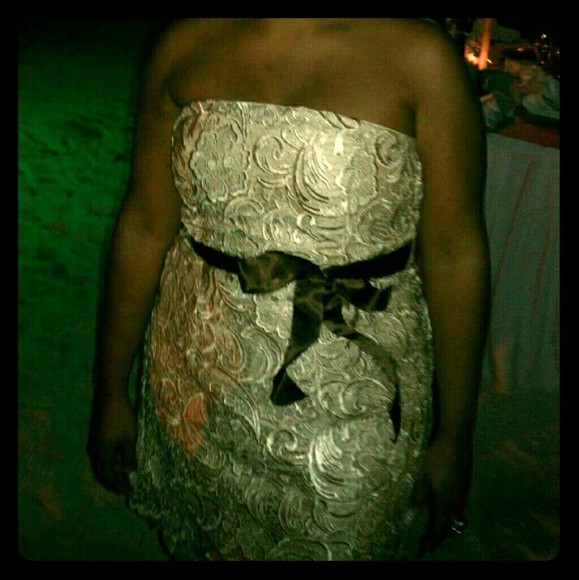 Cream lace cocktail dress