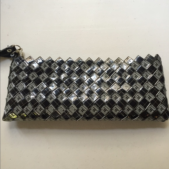 SOLD Nahni Ollin Recycled clutch - Picture 1 of 3