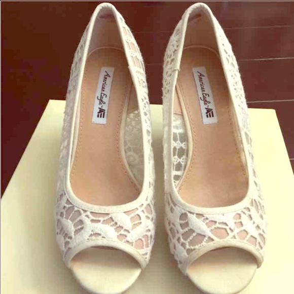 American Eagle Crochet peep toe Wedges 4"