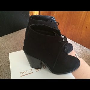 Black heel boots