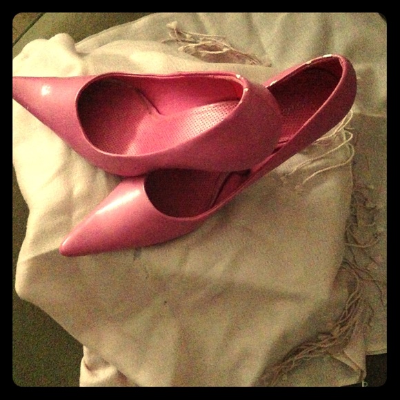 NWB fuschia pink heels with grip bottoms