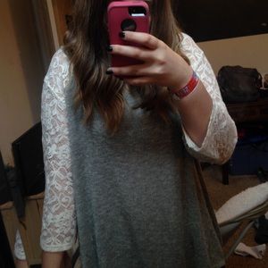 olive big comfy light sweater with lace sleeves