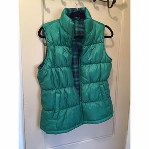 Reversible green/plaid vest! 💕