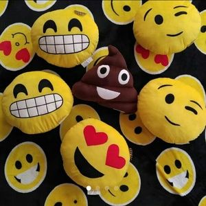 10in Emoji Pillows