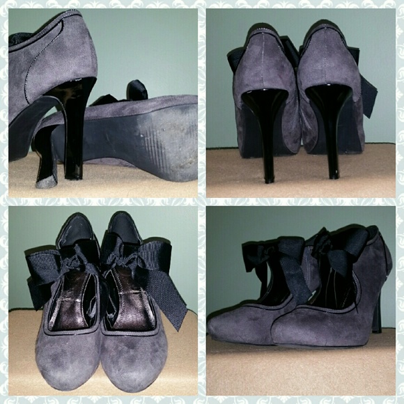SOLD NWT Gray Bow Heels - Picture 2 of 3