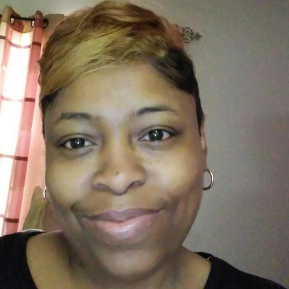 Meet your Posher, Ernestine - Picture 1 of 1