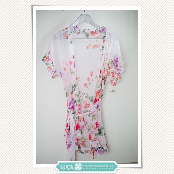 Sweet and sexy white floral robe - In Bloom sz L