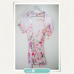 Sweet and sexy white floral robe - In Bloom sz L