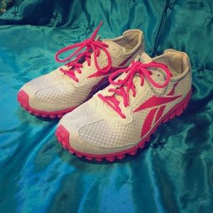 REEBOK realflex sneaker