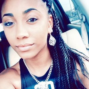 Meet your Posher, Celeste