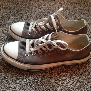 Gray Converse Tennis Shoes