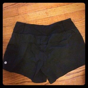 LULULEMON ATHLETICA black shorts classic - 6.