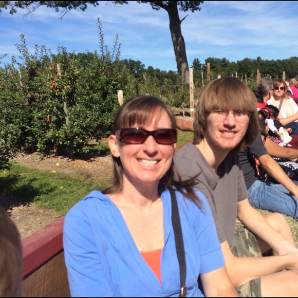 Meet your Posher, Darlene - Picture 1 of 1